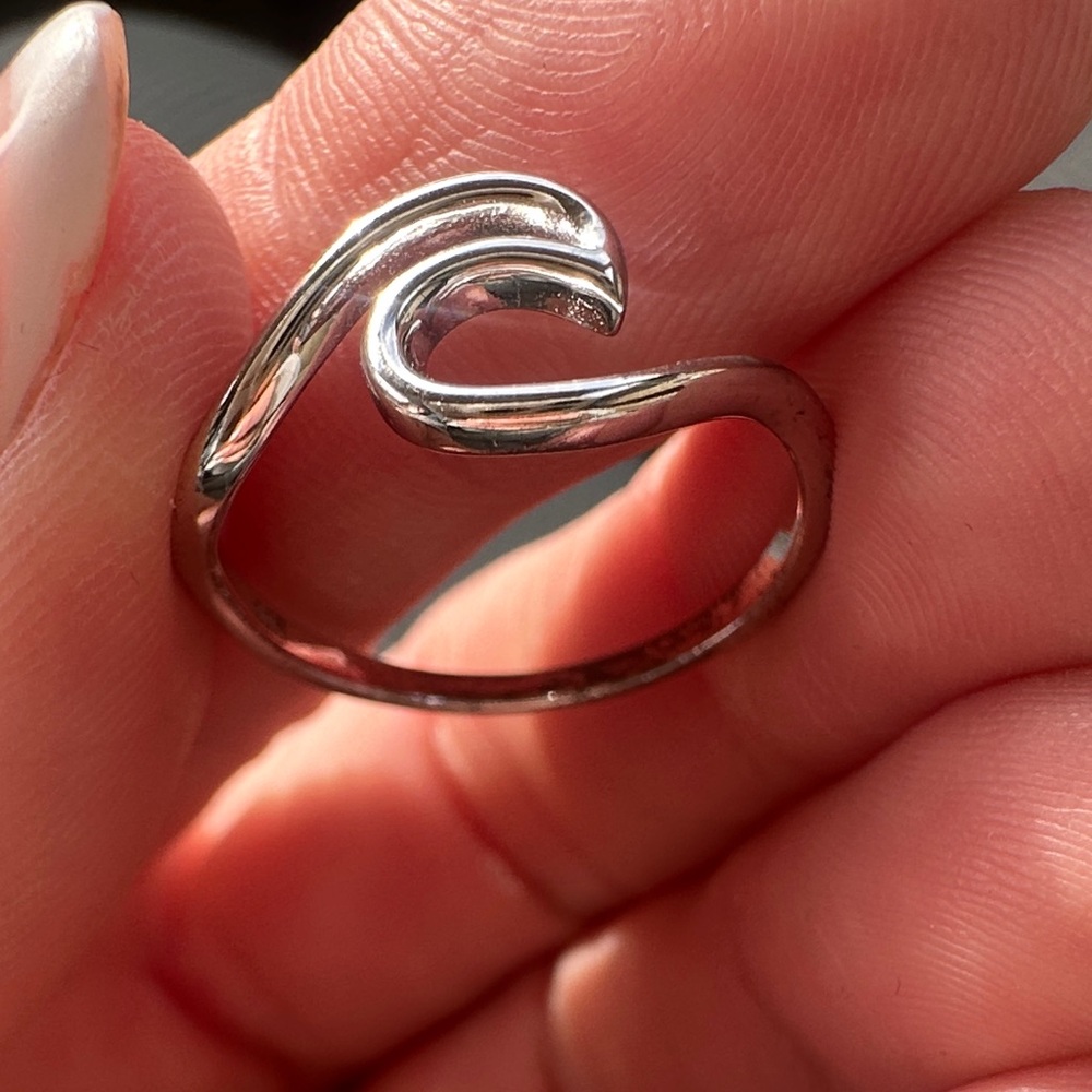 Silver Wave Ring Size 8 - Picture 2 of 4